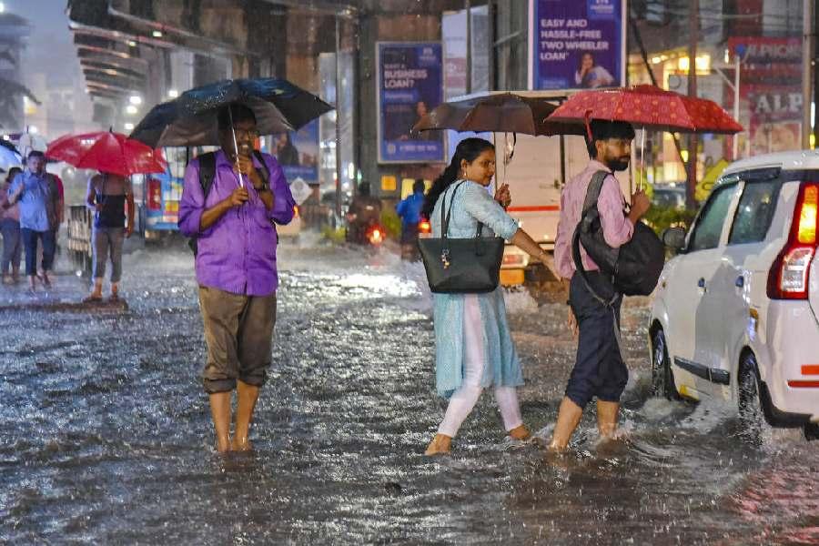 Kerala on high alert as heavy rains trigger rising rivers; IMD issues orange alert in seven districts