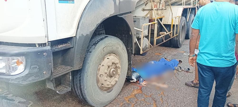 Bhatkal: Fatal crash as tanker runs over bike, rider killed, pillion injured