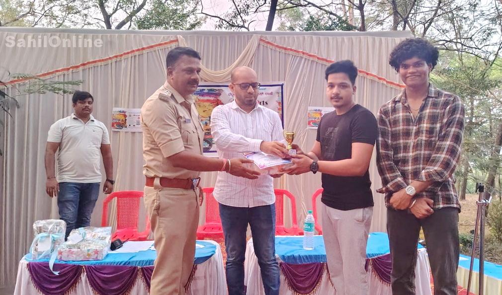 Over 200 students participate in Traffic and Road Safety Painting Competition held in Bhatkal