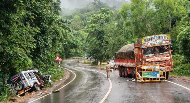 Death toll in Yellapur Arbail Ghat crash rises to seven; two remain critical