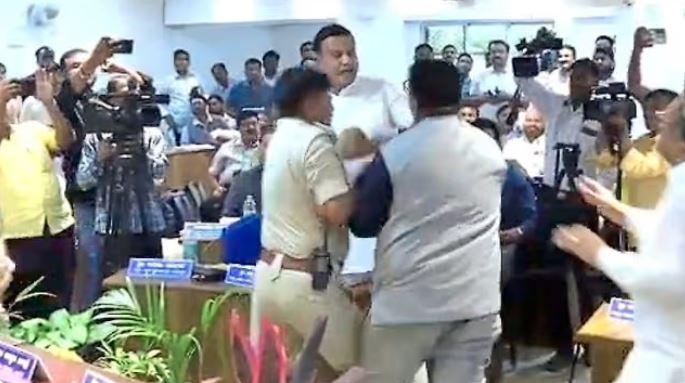 Bidar: Heated clash between Humnabad MLA and MLC disrupts district review meeting