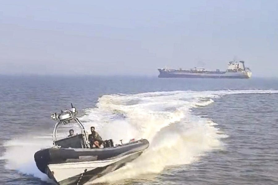13 killed, 101 rescued as Navy speed boat collides with ferry off Mumbai coast