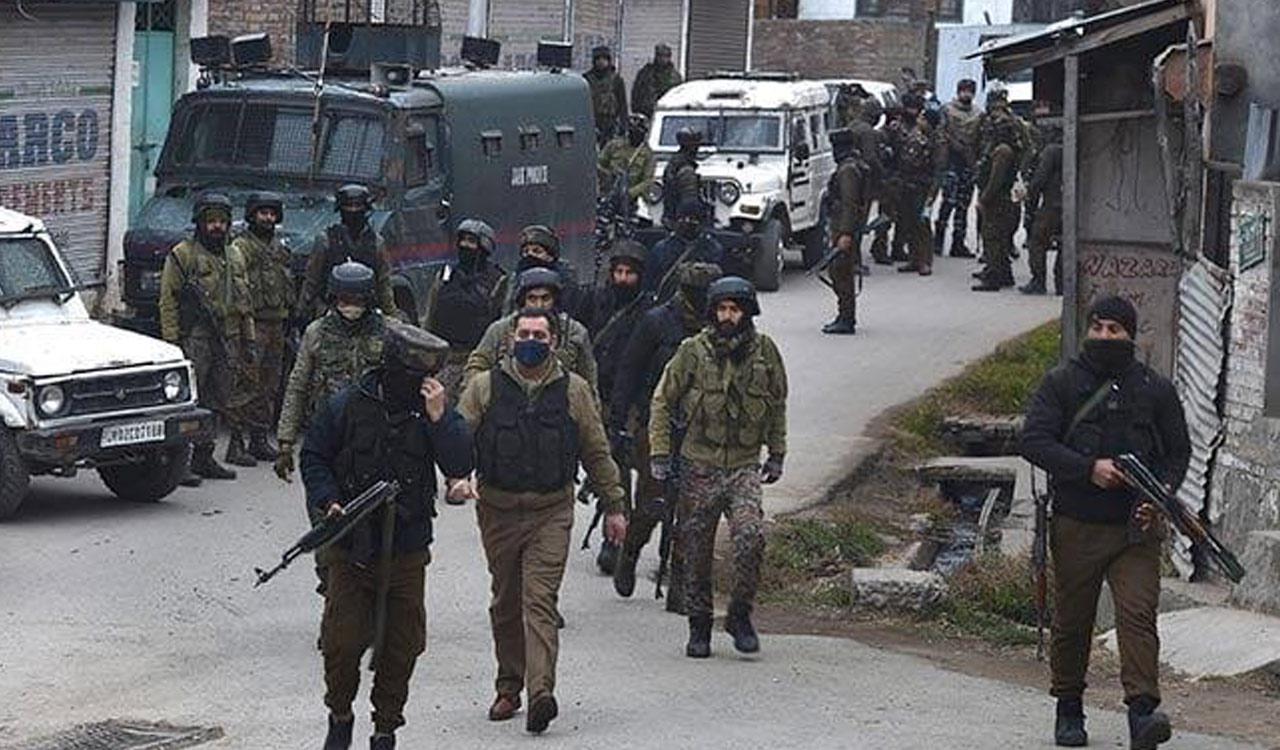 Jammu & Kashmir police advise border residents to stay put in safe locations